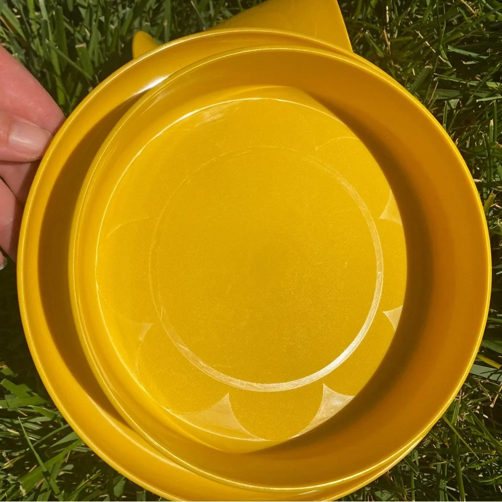 Vintage Tupperware Kids Set, Bright Yellow Daisy, Plate and Cup No Lids
